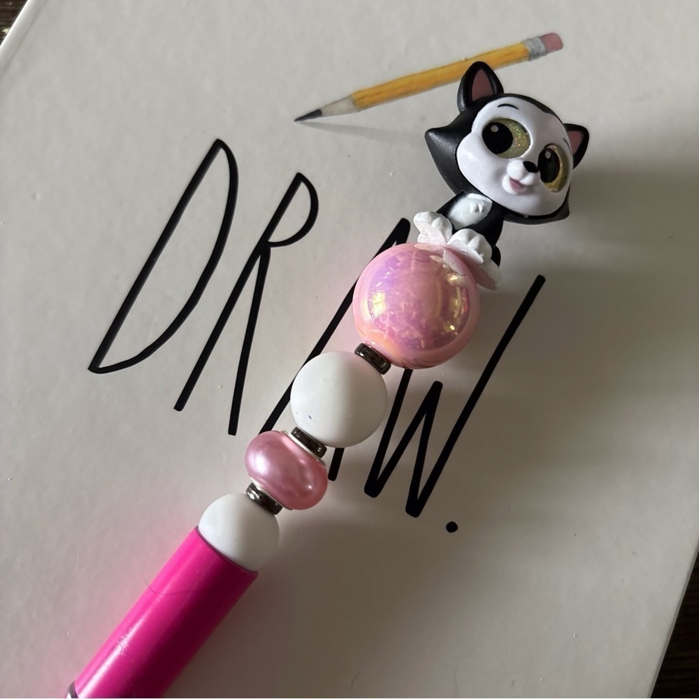 Disney Doorables: Minnie Mouse: Figaro handmade beaded pen